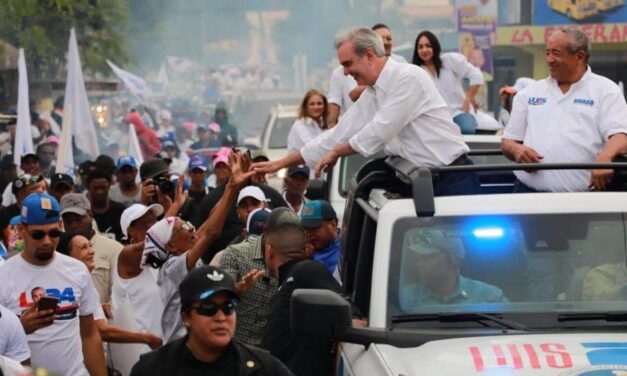 El Presidente Abinader encabeza dos marchas-caravanas en el Este