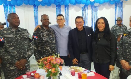 Director Regional de María Trinidad Sánchez celebra a sus miembros una cena navideña este 31 de diciembre.