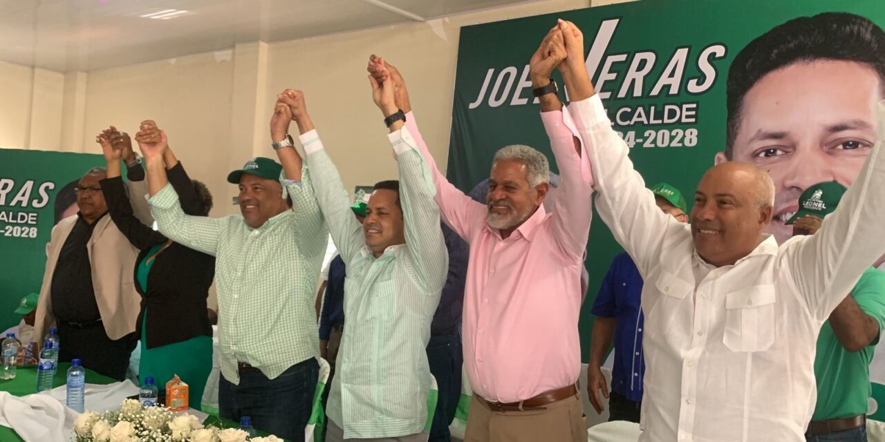 Fuerza del Pueblo juramenta candidatos a alcaldes de provincia María Trinidad Sánchez