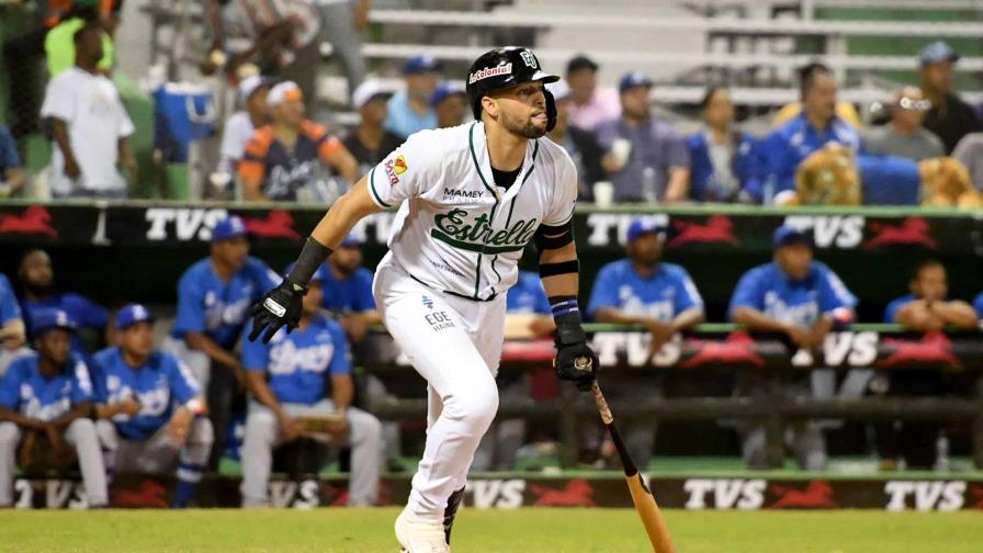 Webster Rivas conecta hit y pone delante a las Estrellas en la Serie Final ante Licey
