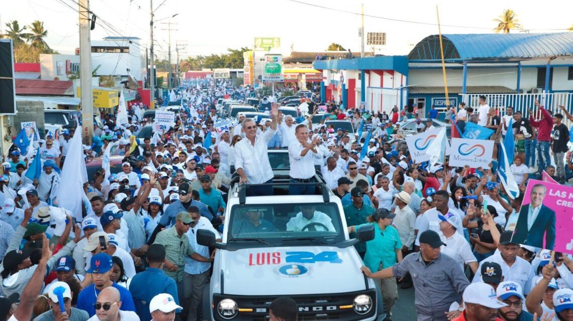 Abinader recorre zonas Sánchez Ramírez junto a candidatos PRM