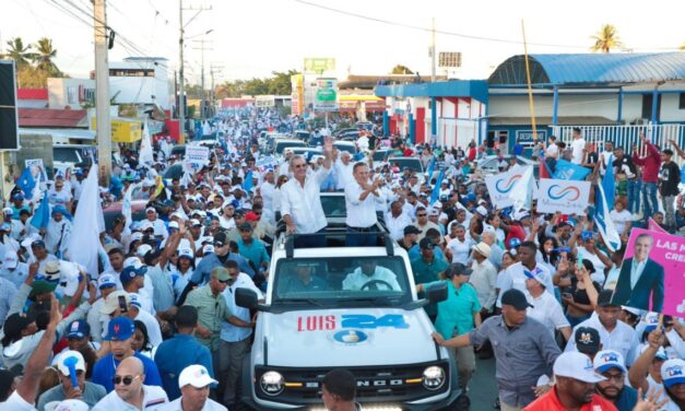 Abinader recorre zonas Sánchez Ramírez junto a candidatos PRM