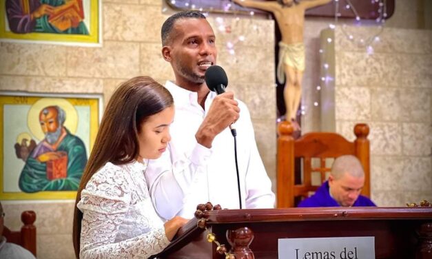 Óscar Pablo alcalde electo por el municipio El Factor lloró de emoción durante misa de acción de gracias