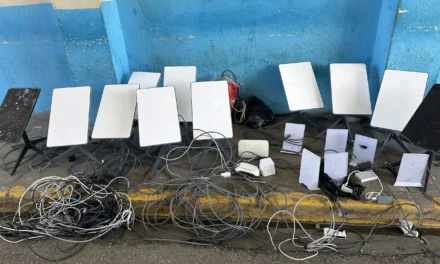 Desmantelan red de internet utilizada por reclusos para estafar a ciudadanos desde La Victoria