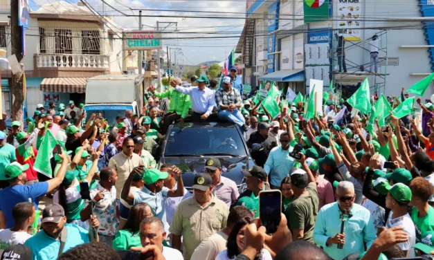 Leonel Fernández afirma el gobierno mantiene la República Dominicana paralizada