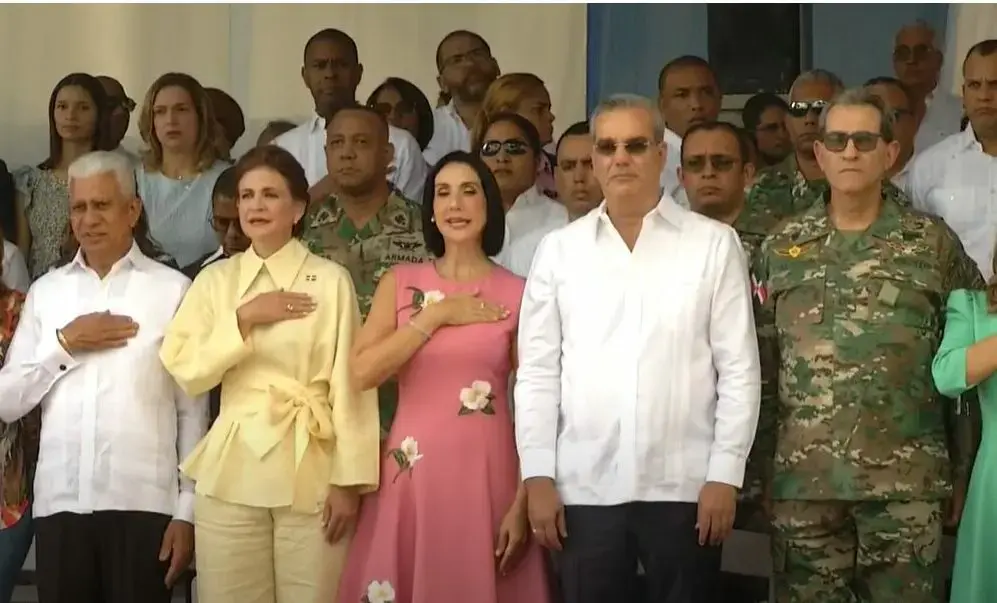 Presidente Abinader encabeza desfile militar por el 180 aniversario de la Independencia Nacional