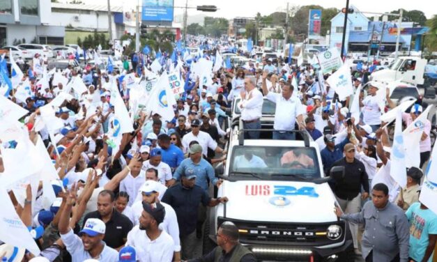 Presidente Abinader encabeza caravanas en Puerto Plata