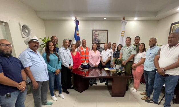 Gobernadora encabeza reunión del CPMR de la Prov. María T. Sánchez. Aseguran todo está listo para el gran operativo de prevención de Semana Santa.