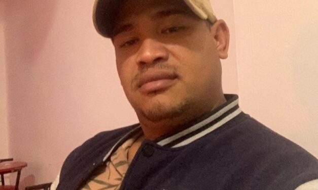 Encuentran un hombre muerto con disparo en la cabeza en el tren de las500tas.