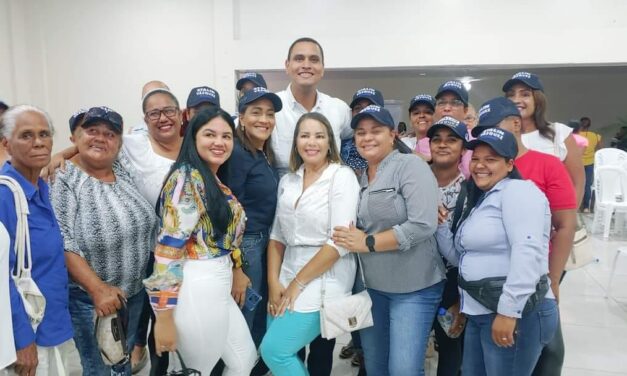 LANZAMIENTO DE LAS MUJERES CON STALIN VÁSQUEZ EN M.T.S