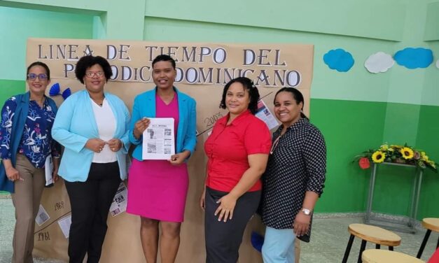 Puesta en circulación del Periódico Escolar MST Informa por estudiantes de El Factor