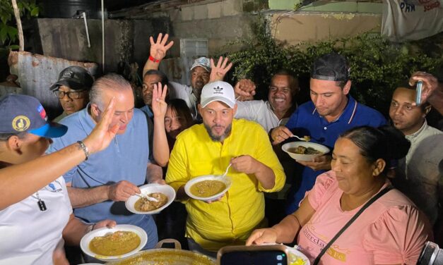 JUNIOR PERALTA DIRECTOR DE CAMPAÑA DEL PRESIDENTE LUIS ABINADER ORGANIZÓ LA NO HE DEL VIERNES, “LA RUTA DEL CAMBIO CON ASOPAO”; 12 REUNIONES QUE INCLUYERON MÚSICA, JURAMENTACIONES A NUEVOS MIEMBROS Y UN ASOPAO EN CADA SECTOR.
