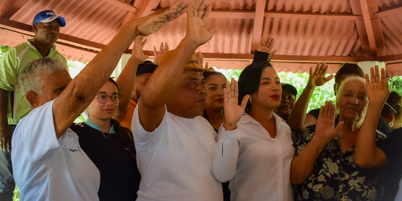 Juramentación de Dayneris Lopes en el Partido Revolucionario Moderno PRM.