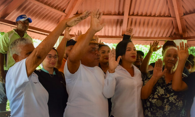 Juramentación de Dayneris Lopes en el Partido Revolucionario Moderno PRM.