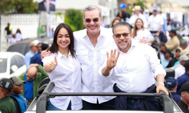 Multitud apoya en calles del DN Abinader y candidatos Congreso