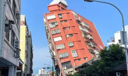 Al menos un muerto y cincuenta heridos por el terremoto de 7,2 grados en costa de Taiwán