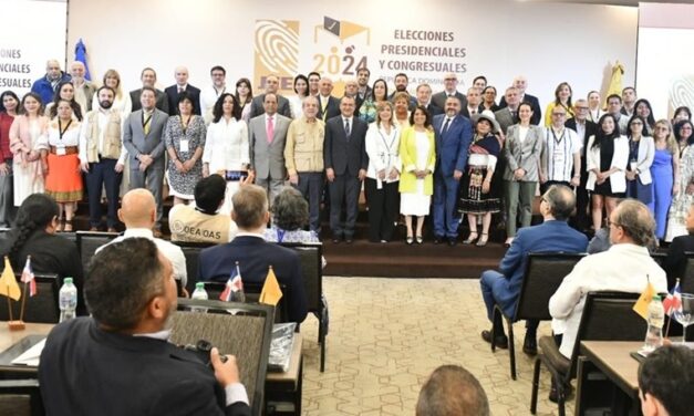 JCE se reúne con observadores internacionales; hay 21 misiones