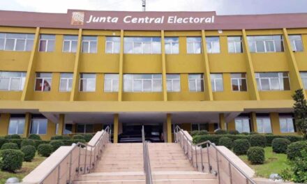 La JCE dispone el cambio de 1,209 funcionarios de colegios electorales