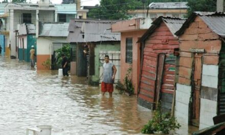Aguaceros provocan inundaciones, anegan viviendas e incomunican varias comunidades en RD