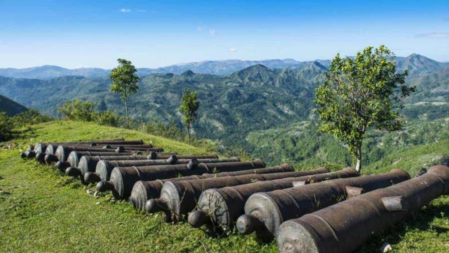 Se roban dos cañones de colección de fortaleza ubicada al norte de Haití