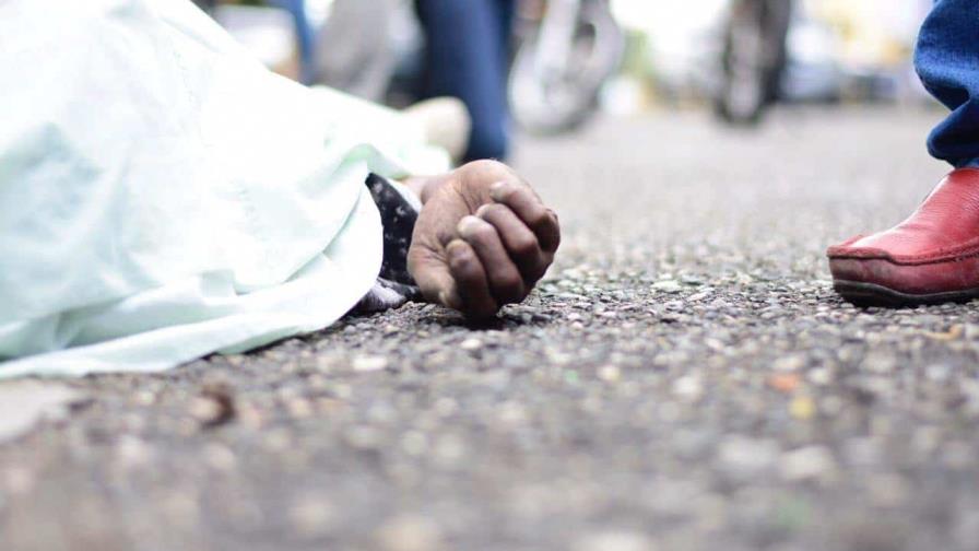 Mueren dos hombres que viajaban en motocicletas embestidas por otro vehículo