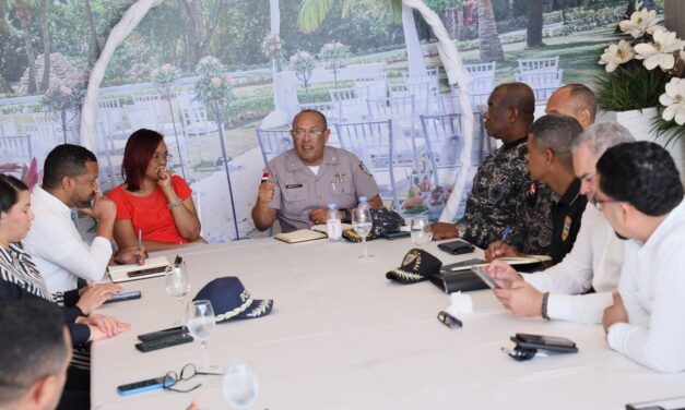 Director general de la Policía Nacional sostuvo importante encuentro con empresarios de Las Terrenas