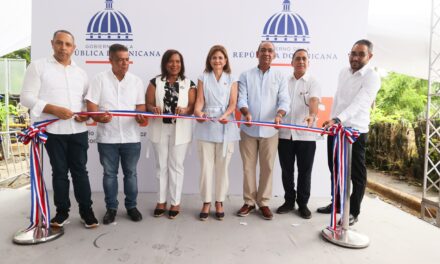 Raquel Peña inaugura obras en Monseñor Nouel y Espaillat para mejorar vías y servicio eléctrico