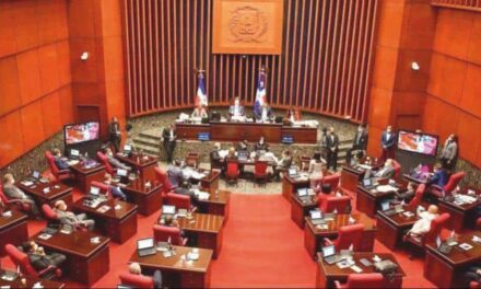 El programa “El Informe” revela el uso irregular de fondos asignados al Senado