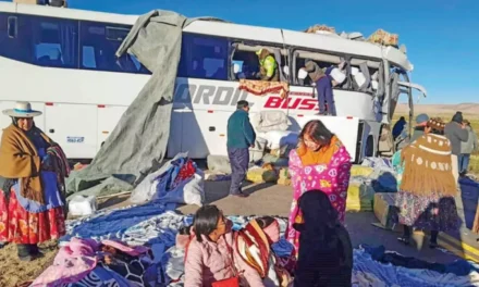 Ascienden a 22 los fallecidos en un accidente de carretera en Bolivia