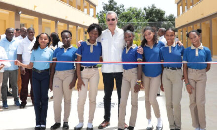 Abinader inaugura un liceo, dos estancias infantiles y otras obras