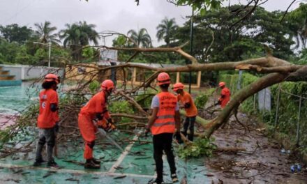 Ventarrón asociado a vaguada destruyó techos de al menos 15 viviendas en Salcedo