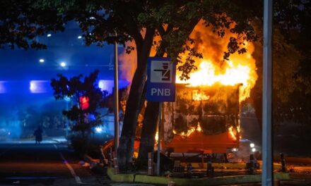 Más de 1.200 detenidos en las protestas en toda Venezuela