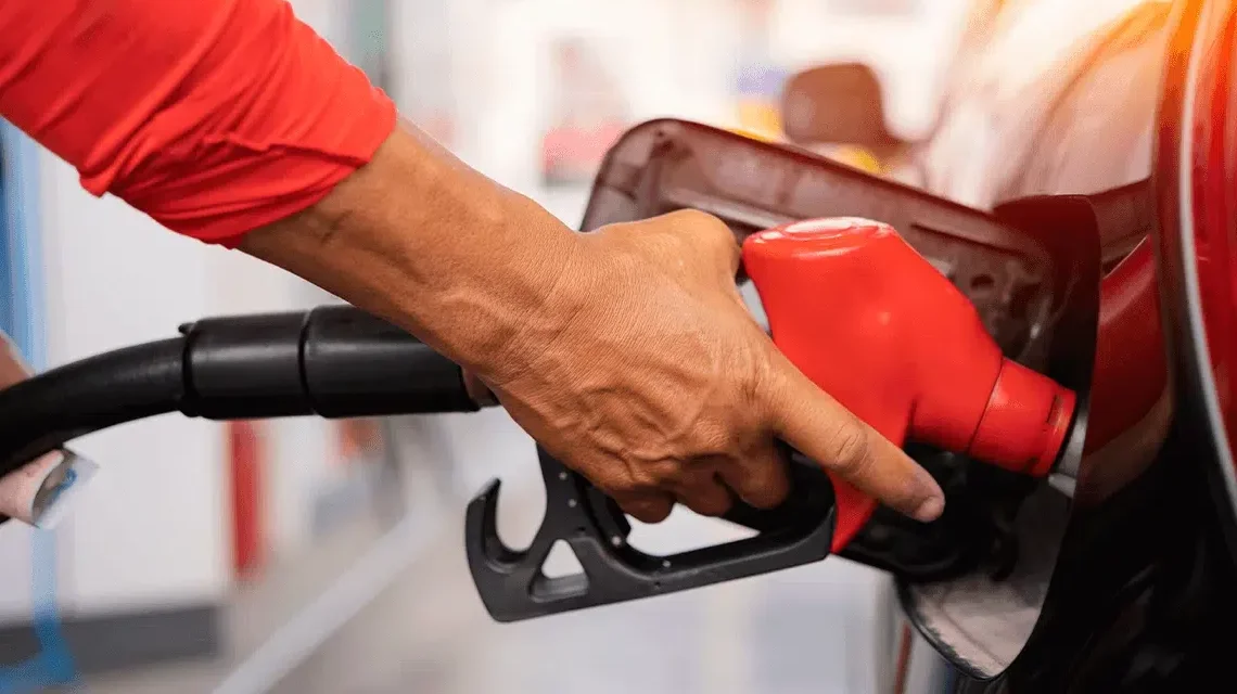 Cuatro combustibles bajan de precio para la semana del 10 al 16 de agosto