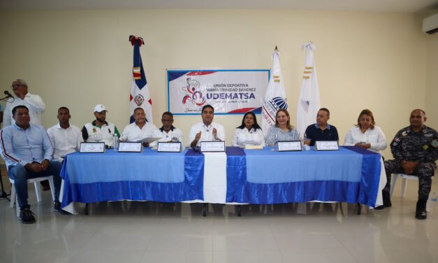 Ministerio de deportes y gobernación de María T. Sánchez realizan encuentro con dirigentes deportivos de la provincia.