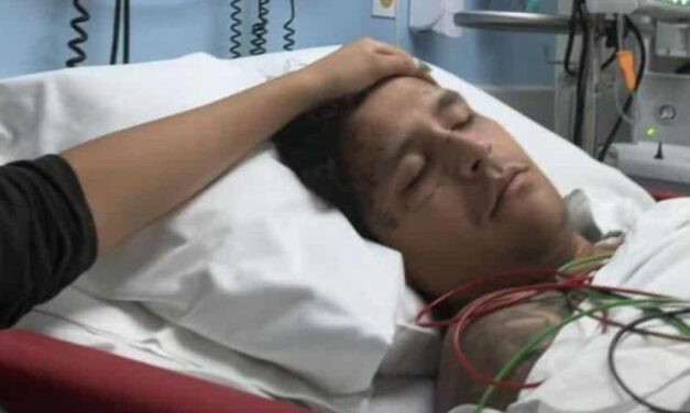 Hospitalizan de emergencia a Christian Nodal