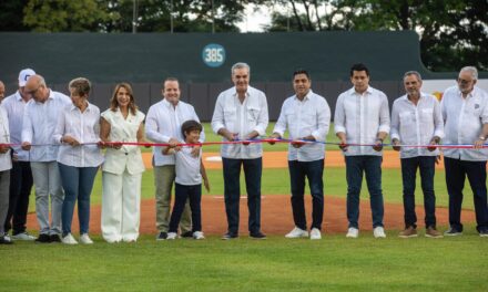 Presidente inaugura remozado estadio José Briceño, de P.Plata