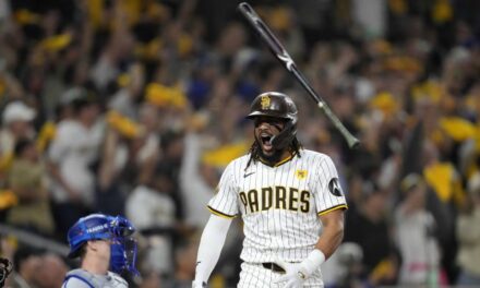 Tatis jonronea de nuevo y los Padres vencen a los Dodgers 6-5 para tomar ventaja de 2-1 en la serie