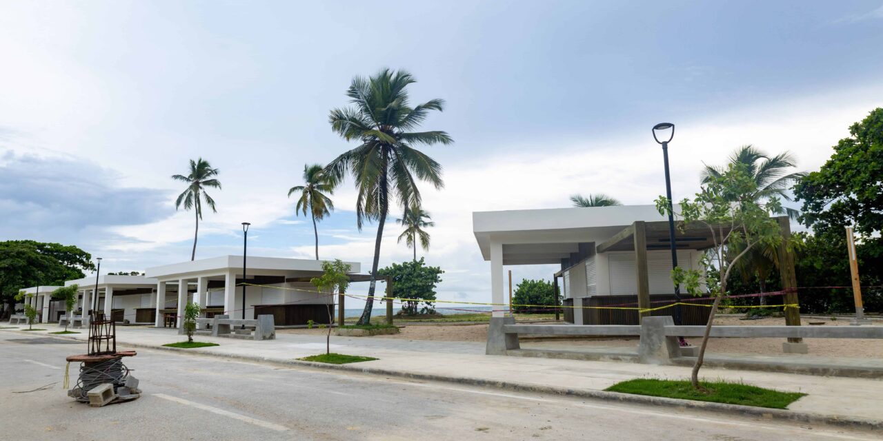 Aceleran trabajos de remozamiento del malecón de San Pedro de Macorís ante presión de Collado