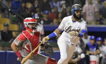 Los Tigres del Licey pintaron de blanco a los Leones del Escogido