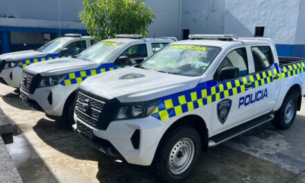 Dirección Regional de la Policía Nacional en María Trinidad Sánchez recibió 4 nuevas camionetas para reforzar seguridad ciudadana.