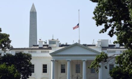 Casa Blanca pone bandera a media asta en señal de luto por el fallecimiento de Jimmy Carter