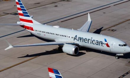 Suspenden todos los vuelos de American Airlines en EE.UU. tras problemas técnicos en su sistema