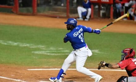 Licey remonta diferencia de seis carreras y doblega 8-7 al Escogido