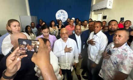 Ángel Manuel asume dirección de INAPA en María Trinidad Sánchez; anuncia prohibición venta de agua en camiones