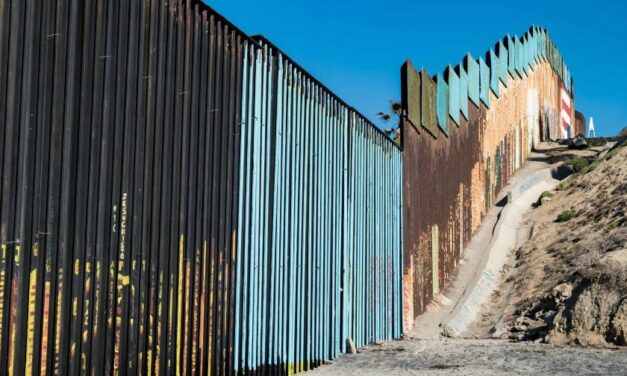 Estados Unidos inicia el despliegue de 1,500 soldados activos a la frontera con México