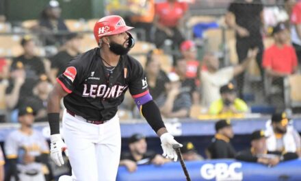 Leones retoman camino de la victoria y agrian más el mal momento de las Águilas con blanqueada 9-0