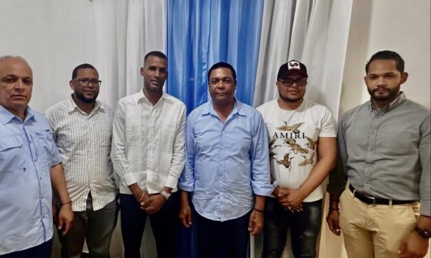 Alcalde El Factor recibe Visita del Presidente de la Liga Municipal Dominicana