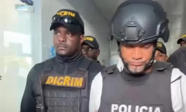 Un año de prisión preventiva a teniente acusado de matar a su pareja y su suegra en enero en La Vega