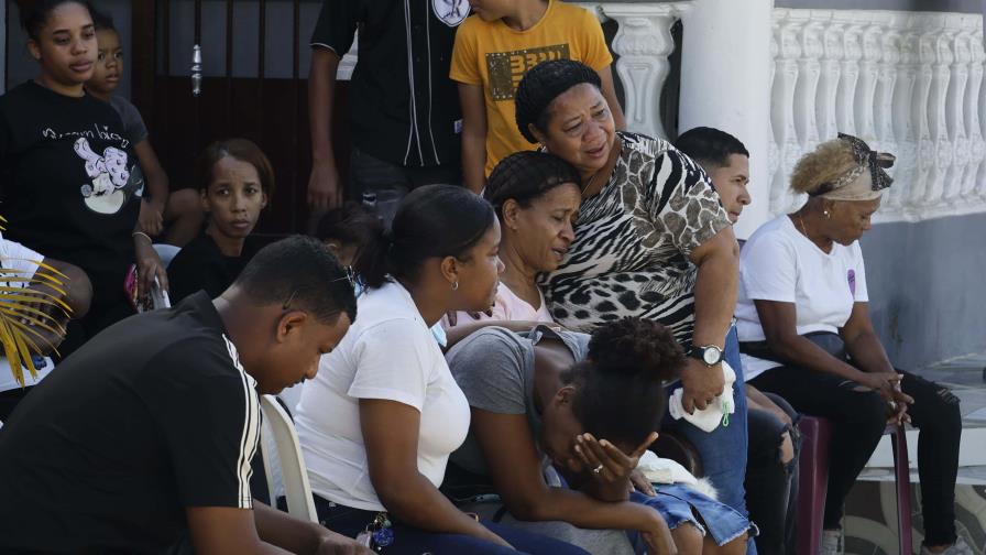 Capitán pensionado mata a su pareja, a hijo, nuera y hiere a otro vástago en Santo Domingo Este