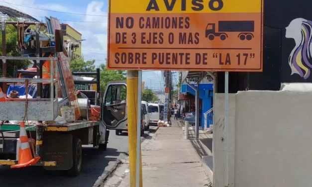 Prohíben la circulación de vehículos pesados por el Puente de la 17